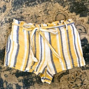 Cali 1850 beach Linen shorts